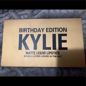 Kylie Cosmetics Birthday Edition Matte Liquid